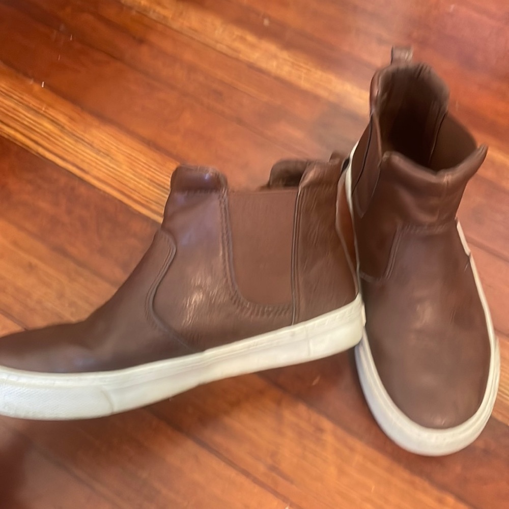 Boys brown shoes
